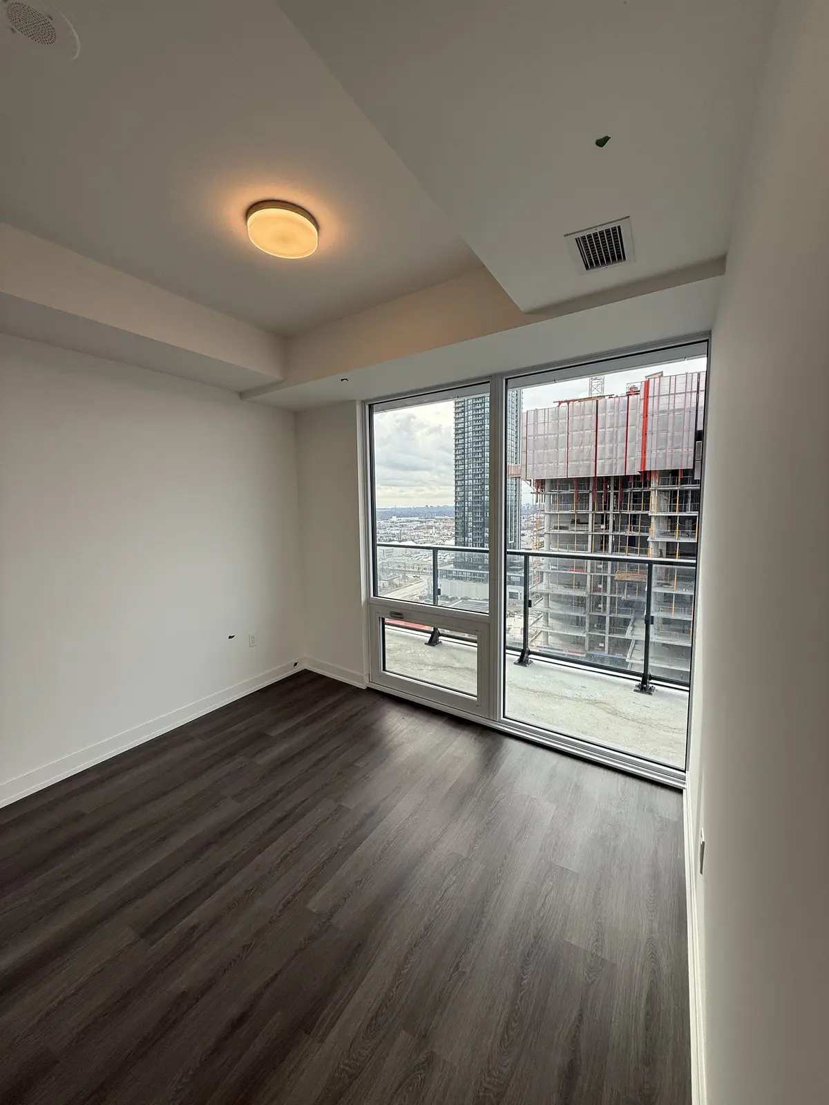 448 BURNHAMTHORPE RD #1612, Mississauga, ON L5B 0R4