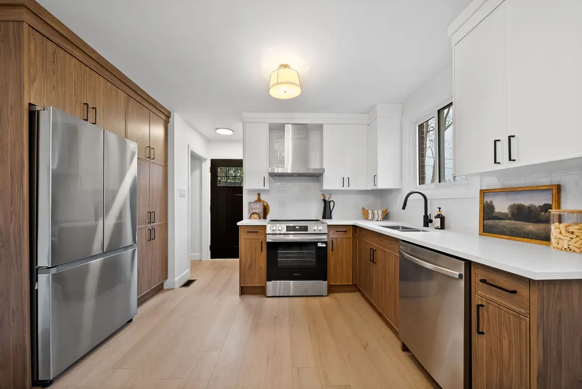 206 Admiral DR, London East, ON N5V 1H8