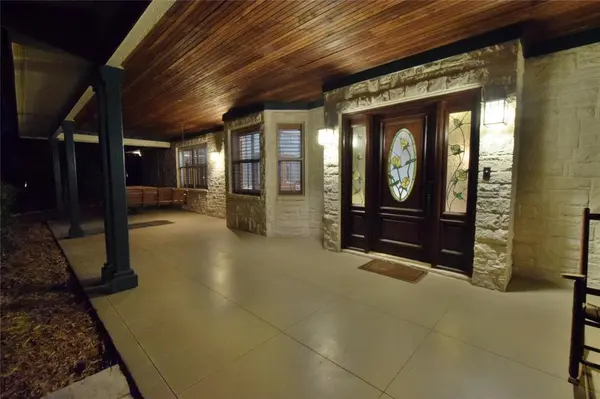 10015 Flight Plan Drive, Granbury, TX 76049