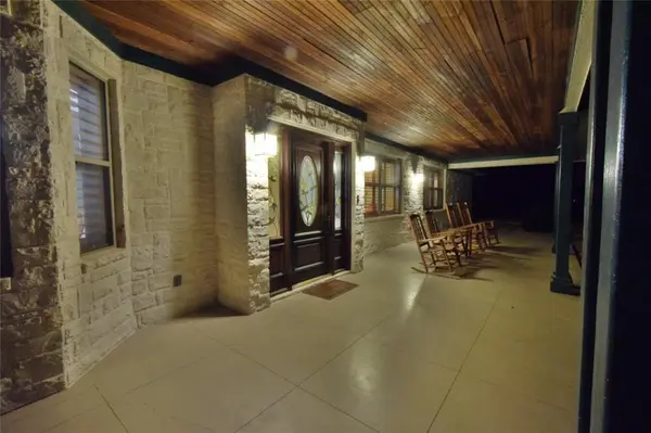 10015 Flight Plan Drive, Granbury, TX 76049