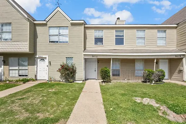 9415 Olde Towne Row, Dallas, TX 75227