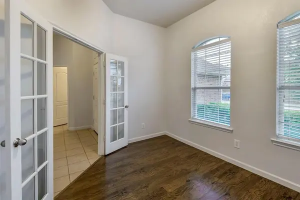 448 Northbrook Avenue, Oak Point, TX 75068