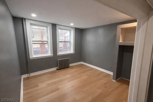 343 3rd Ave, Newark City, NJ 07107