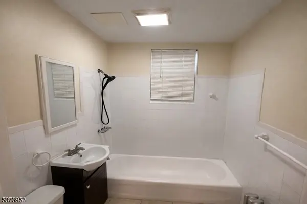 343 3rd Ave, Newark City, NJ 07107