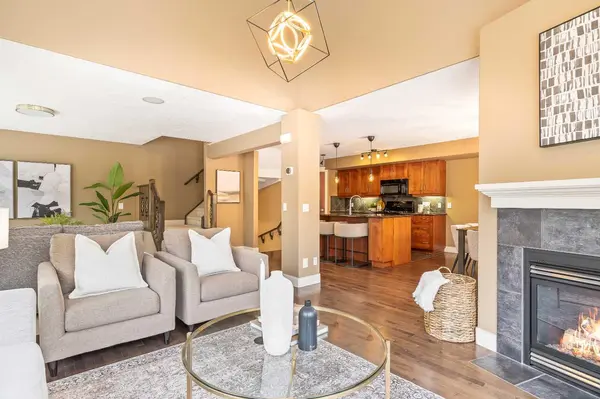 10 Discovery Ridge HL SW #402, Calgary, AB T3H 5X2