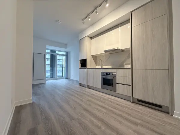 180 Front ST E #2807, Toronto C08, ON M5A 0K9