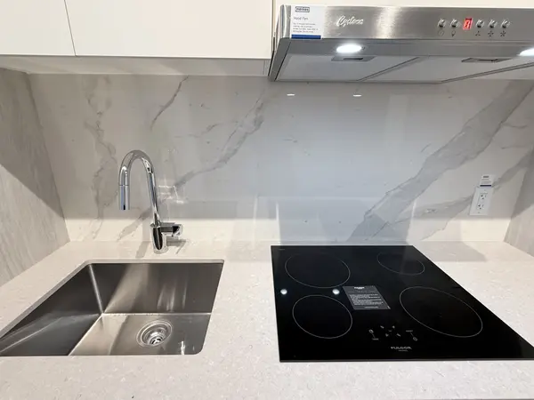 180 Front ST E #2807, Toronto C08, ON M5A 0K9