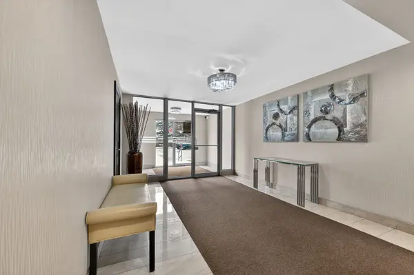 2 Glamorgan AVE #910, Toronto E04, ON M1P 2M8