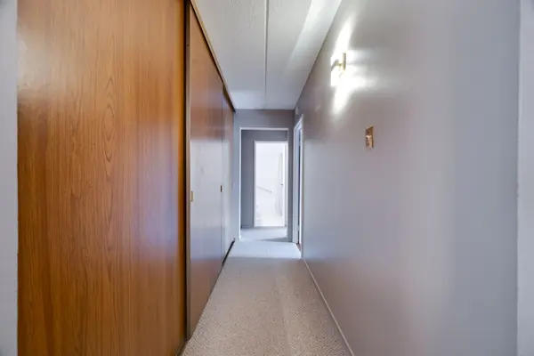 2 Glamorgan AVE #910, Toronto E04, ON M1P 2M8