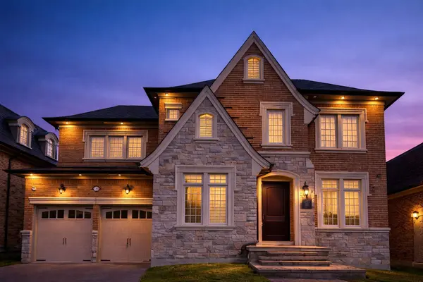 35 Annsleywood CT, Vaughan, ON L4H 3N5