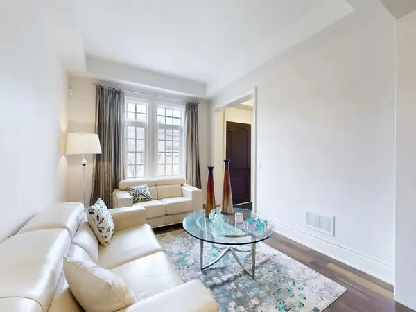 35 Annsleywood CT, Vaughan, ON L4H 3N5