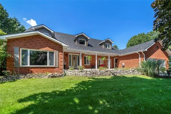 2038 Snow Valley RD, Springwater, ON L0L 1Y3