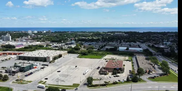 240 Wyecroft RD #100, Oakville, ON L6K 2G7