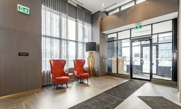 395 Dundas ST #820, Oakville, ON L6M 4M2