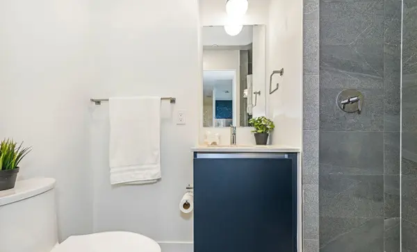 395 Dundas ST #820, Oakville, ON L6M 4M2