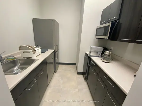 2865 Bristol CIR #Suite 108, Oakville, ON L6H 6X5