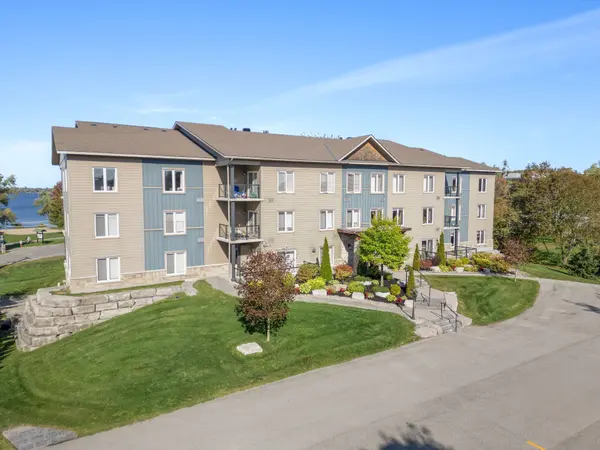 94 Francis ST W #301, Kawartha Lakes, ON K0M 1N0