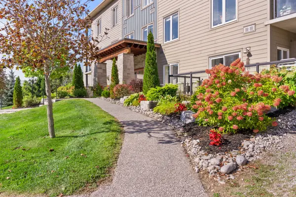 94 Francis ST W #301, Kawartha Lakes, ON K0M 1N0