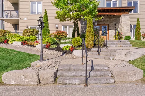 94 Francis ST W #301, Kawartha Lakes, ON K0M 1N0