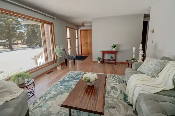 2 Quirt CRES, Sundridge, ON P0A 1Z0