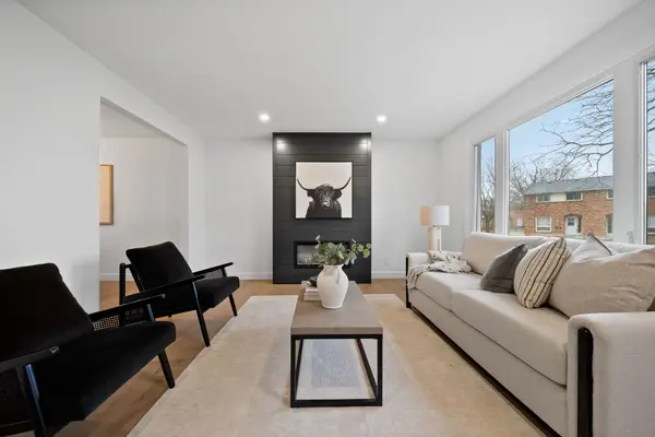 206 Admiral DR, London East, ON N5V 1H8