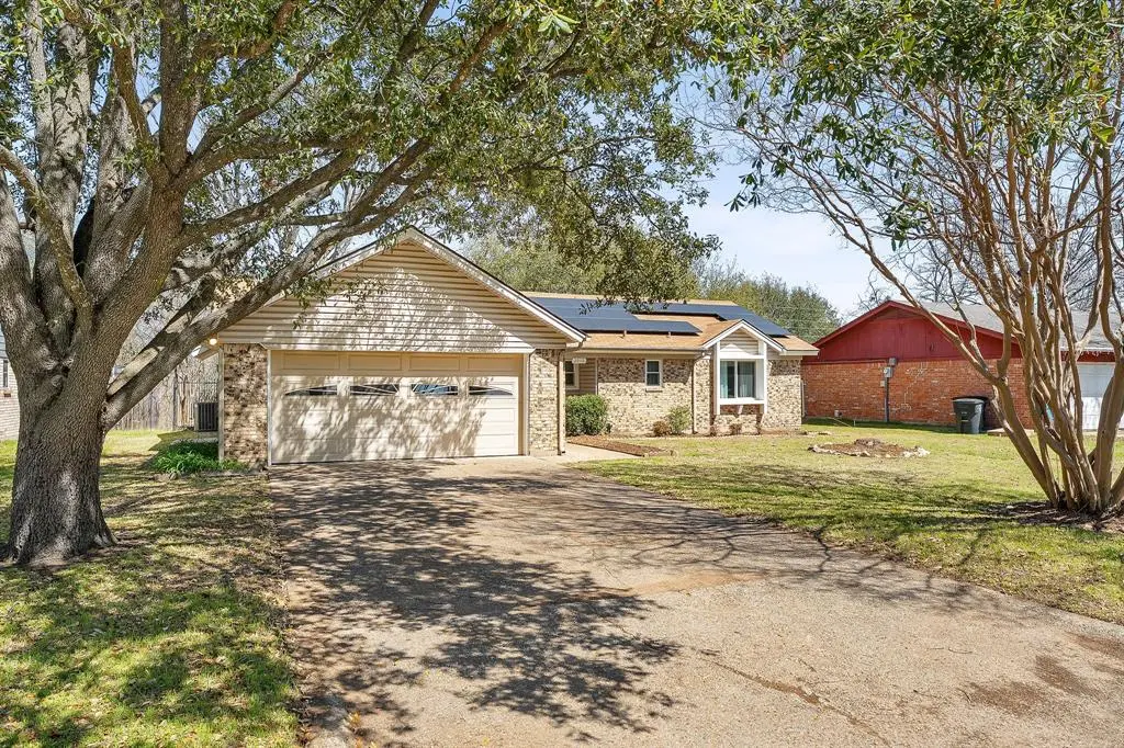 2012 Pebblecreek Drive, Cleburne, TX 76033