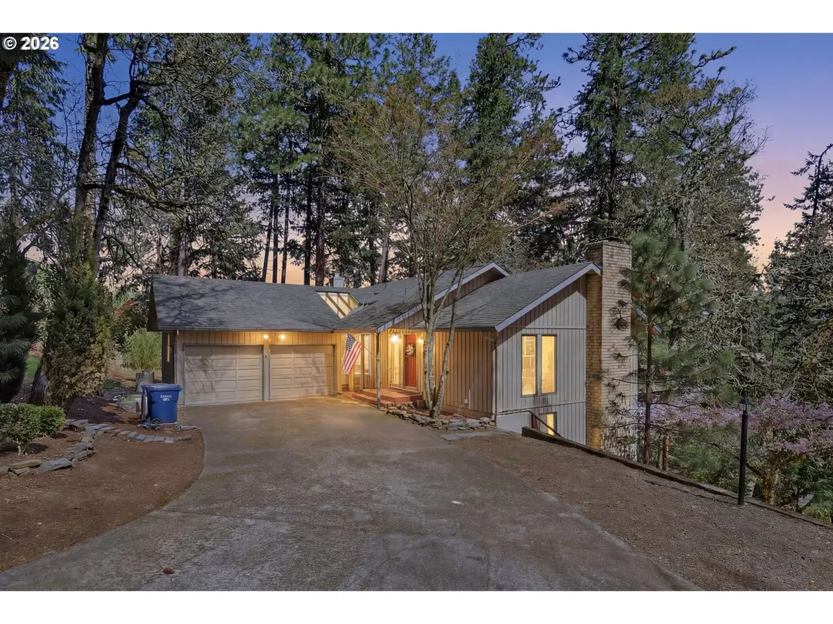 784 BROOKSIDE DR, Eugene, OR 97405