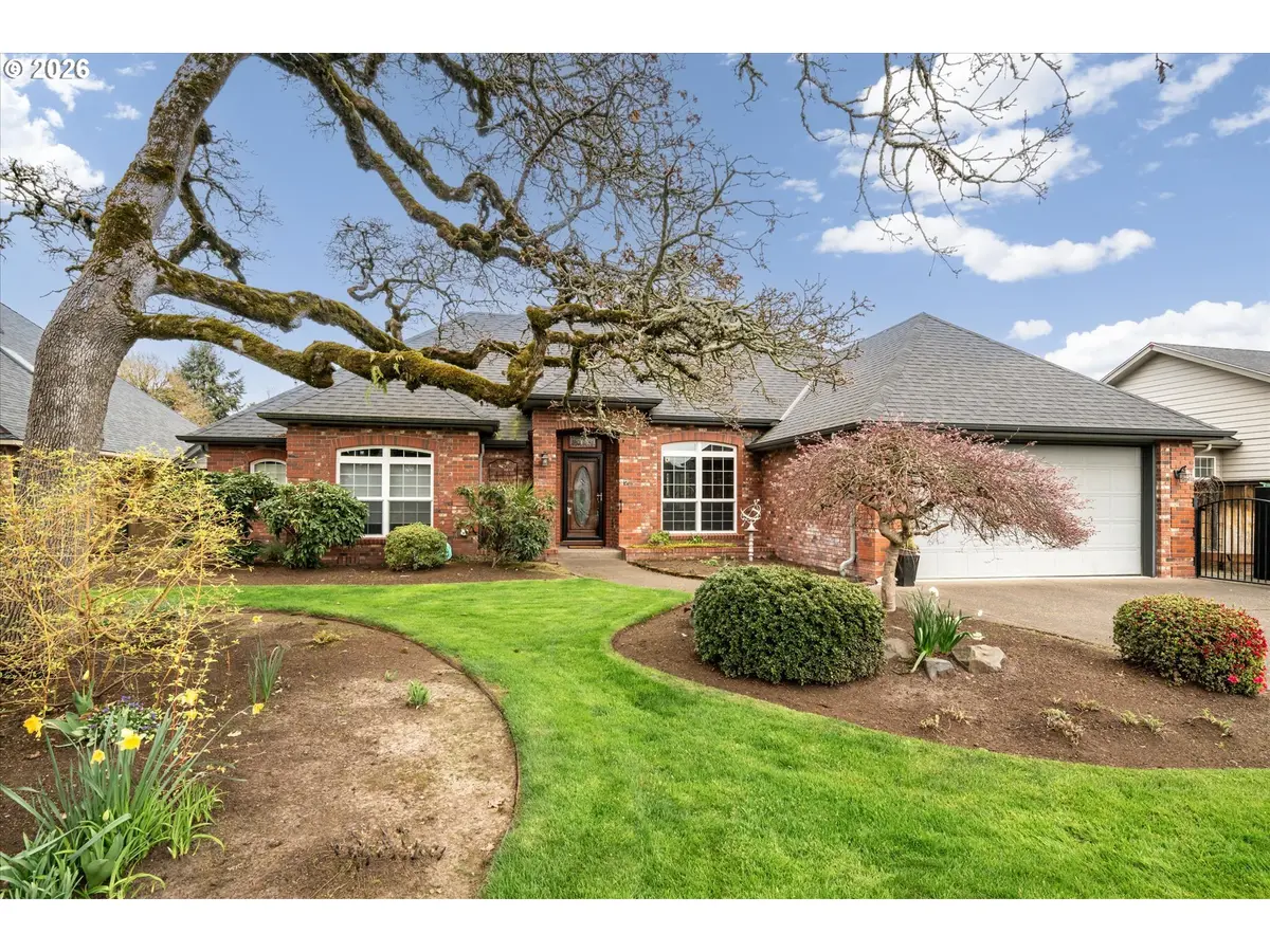 1424 WIMBLEDON PL, Springfield, OR 97477