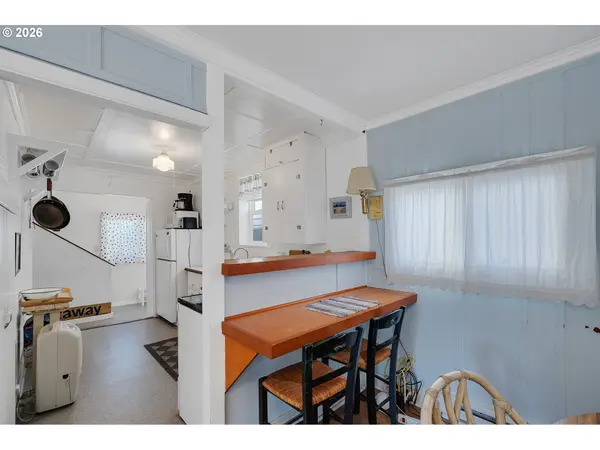 552 HIGHWAY 101, Rockaway Beach, OR 97136