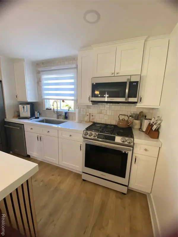 1411 Beatrice ST N, Westland, MI 48186