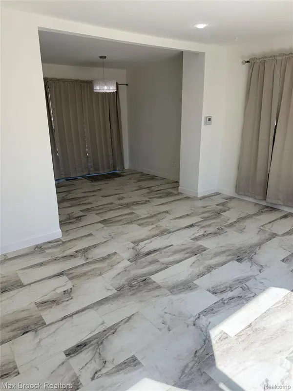 19682 Jeanette ST, Southfield, MI 48075