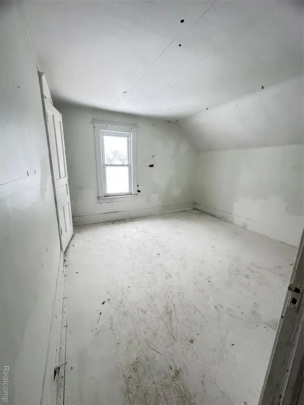 1241 Poplar ST, Flint, MI 48503