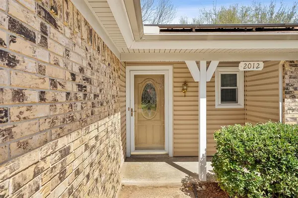 2012 Pebblecreek Drive, Cleburne, TX 76033