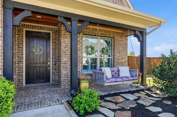 11713 Slumber Falls Drive, Flower Mound, TX 76226