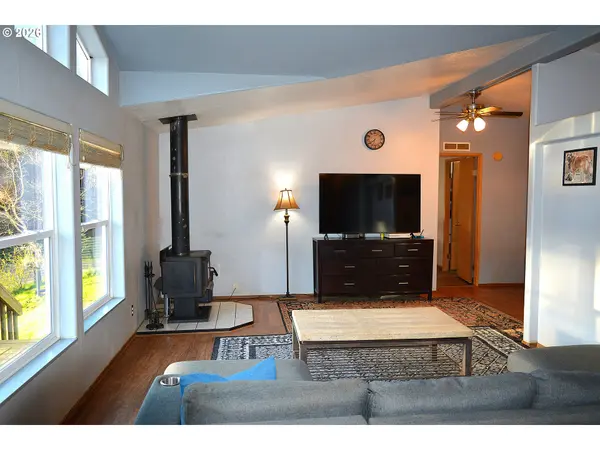 9514 S SCHOONER CREEK RD, Otis, OR 97368