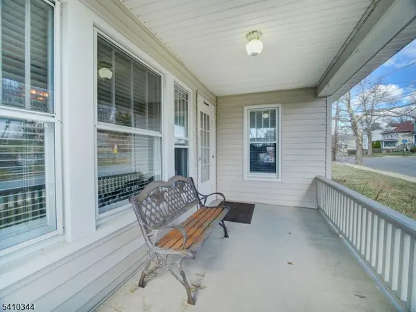 14 Clinton St, Newton Town, NJ 07860