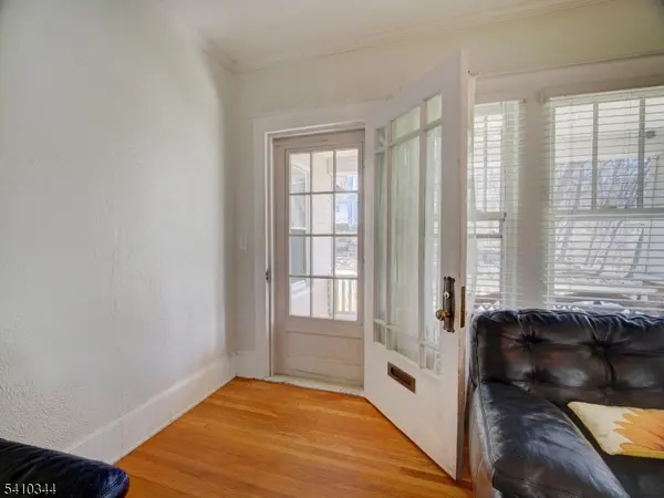 14 Clinton St, Newton Town, NJ 07860