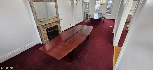 35 James St, Newark City, NJ 07102