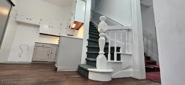 35 James St, Newark City, NJ 07102