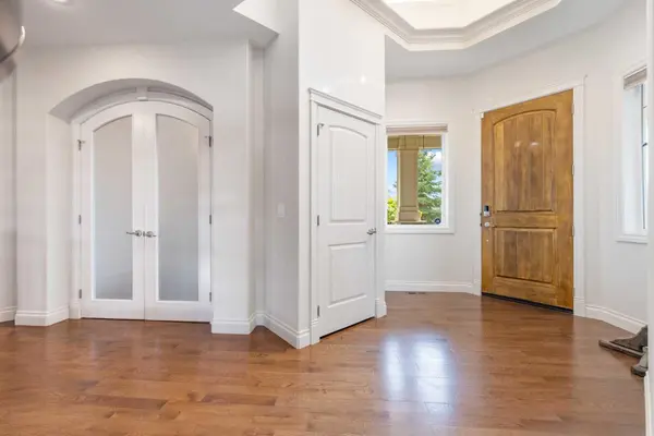 114 Ranch RD, Okotoks, AB T1S 0L2