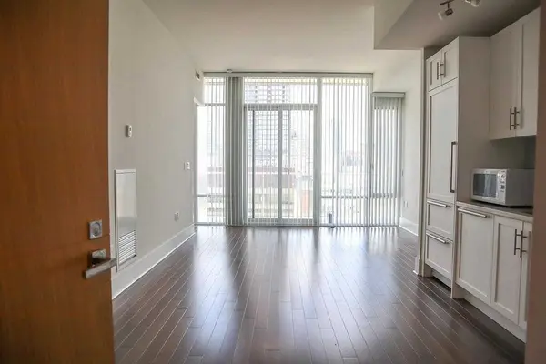 29 Queens Quay E #1025, Toronto C01, ON M5E 0A4