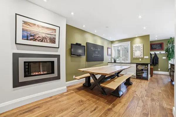 101 Bertmount AVE, Toronto E01, ON M4M 2X8