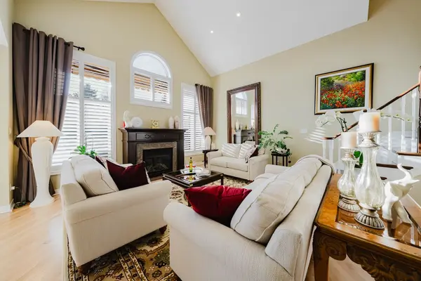 6 Bella Vista TRL, New Tecumseth, ON L9R 2B2