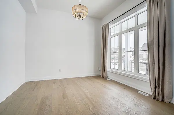 4 Vinnicombe DR, Oro-medonte, ON L0L 2L0