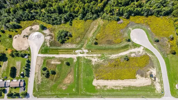 8 Greenlaw CT, Springwater, ON L0L 1V0