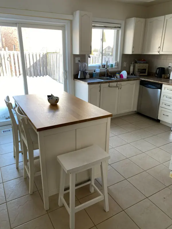 303 Andrews TRL, Milton, ON L9T 6S5