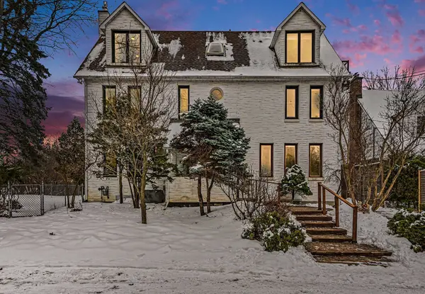 60 Pontiac ST, Tunneys Pasture And Ottawa West, ON K1Y 2K1