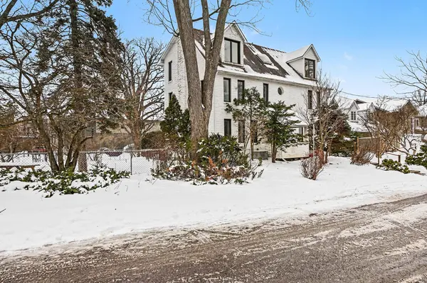 60 Pontiac ST, Tunneys Pasture And Ottawa West, ON K1Y 2K1