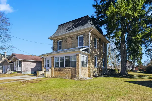 77 King ST S, Minto, ON N0G 1Z0