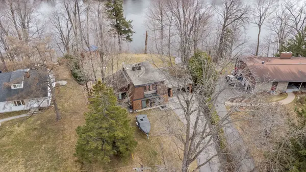 2061 Prince Of Wales DR, Country Place - Pineglen - Crestview And Area, ON K2E 7A4